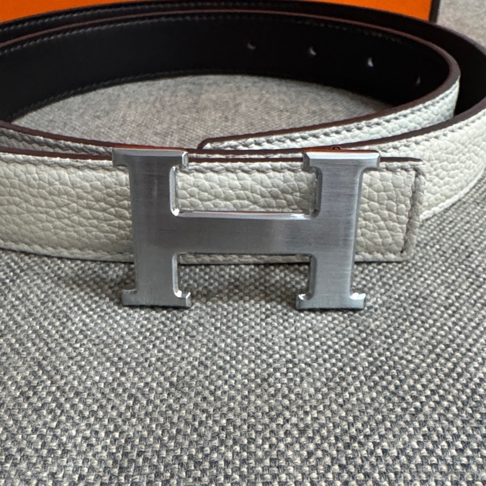 White Leather Belt with Silver H Buckle - Picture 2 of 8